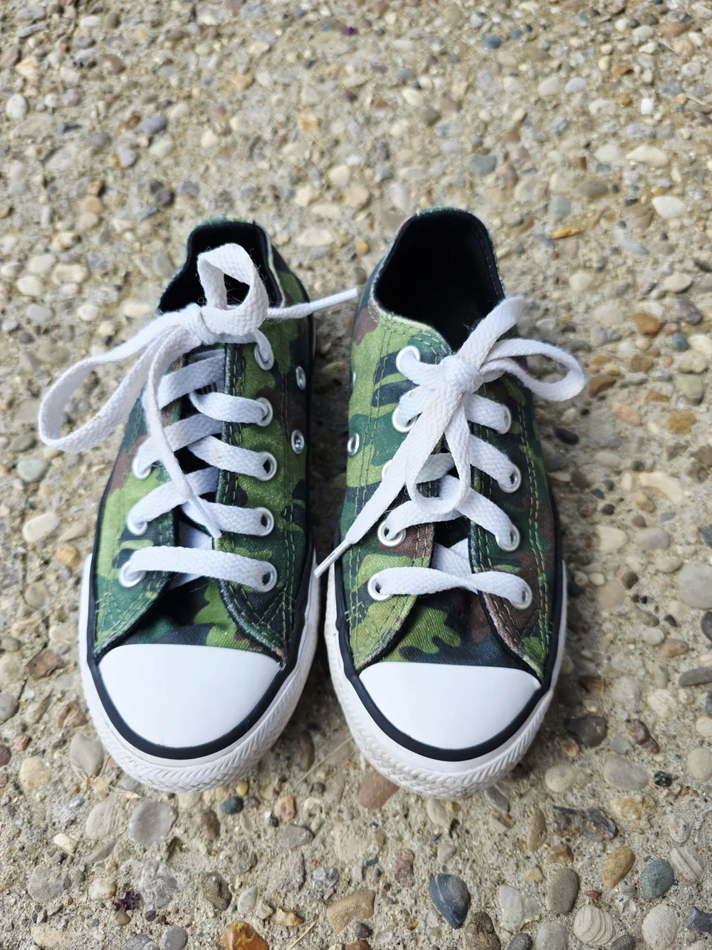 Converse Kids Camouflage Low-Top Sneakers in Green and Black